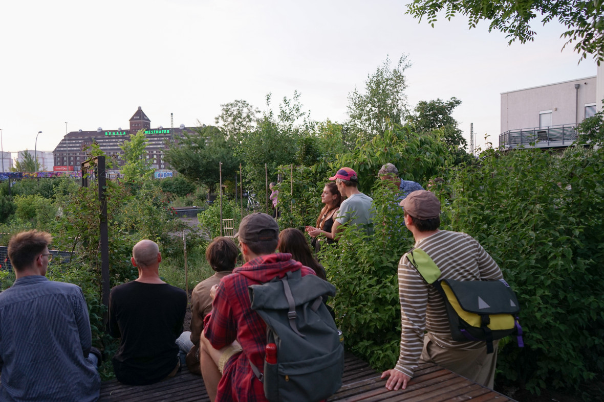 Open House in the citizens' garden of the project partner Centre for Art and Urbanistics in Berlin. Other project partners also combine their local artistic work with global discourses on sustainability.